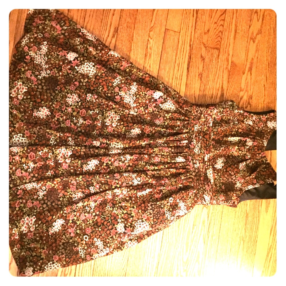 Jessica Howard Tea-Length Lined Floral Dress